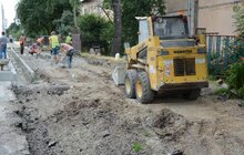 Фото 2: На вул. Княгині Ольги тривають роботи з будівництва велодоріжки