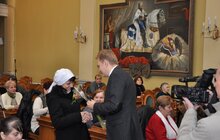 Фото 7: А. Садовий: «Сьогодні одну дитину виховати не просто, а виховати 5, 6, 7, 8, 10 дітей – це є подвиг»