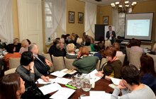 Фото 4: Працівників 8-ми львівських шкіл вчать ефективного управління
