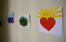 Фото 1: У Львові діти зі СМА створили картини на підтримку Вікторії Полюги: їх можна придбати, щоби врятувати дитину