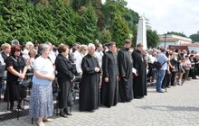 Фото 5: На Личаківському кладовищі замайорів синьо-жовтий прапор 