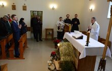 Фото 11: У «Домі милосердя» братів альбертинців організували різдвяну трапезу для бездомних