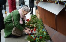 Фото 18: Родини Героїв Небесної Сотні прикрасили Меморіал пам’яті Героїв Небесної Сотні до новорічних та різдвяних свят