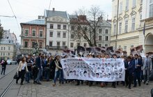 Фото 8: Сьогодні у Львові студенти різних вишів взяли участь в масштабній акції солідарності із бранцями Кремля «Хода солідарності. Волю заручникам Кремля!»