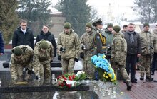 Фото 9: На Личаківському кладовищі вшанували пам’ять учасників бою під Крутами