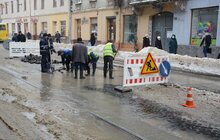 Фото 3: На вул. І. Франка, 21 аварійний витік: на час робіт цю ділянку перекриють для руху транспорту