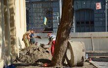 Фото 3: У Львові тривають роботи з облаштування простору і встановлення скульптурної композиції до 100-річчя ЗУНР