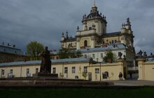 Фото 12: У місті розпочалась весняна висадка квітів 