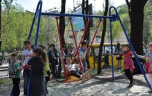 Фото 6: На вул. Сахарова – Богуна відновили дитячий майданчик