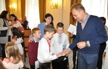 Фото 5: Міський голова нагородив переможців конкурсу дитячого малюнку «Купуй львівське»