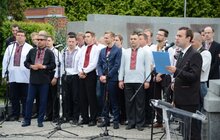 Фото 2: Сьогодні, у День Державного Прапора  України, національний стяг замайорів над могилами новітніх Героїв