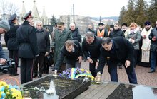 Фото 7: У Львові на Личаківському кладовищі вшанували пам’ять учасників бою під Крутами