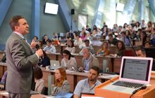 Фото 10: А.Садовий під час відкриття Першого Львівського медіафоруму: «Вільне місто Львів вітає вільних людей світу і медіа» 