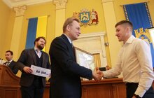 Фото 2: Міський голова Львова нагородив переможців архітектурного конкурсу на кращу проектну пропозицію спорткомплексу на Сихові