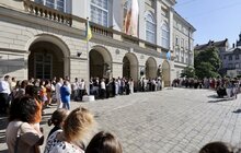 Фото 7: У центрі Львова цілий день майорітиме кримськотатарський прапор (відео)