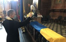 Фото 3: Над вежею львівської Ратуші підняли синьо-жовтий стяг