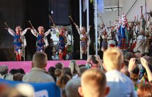 Фото 13: Яскравими барвами у Львові розпочався міжнародний фестиваль фольклору «Етновир»