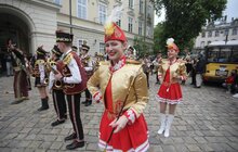 Фото 8: День вишиванки у Львові: на пл. Ринок виступив духовий оркестр «Львівські фанфари»