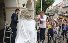 Фото 4: «Вишиванка об’єднує всіх українців і всіх класних людей у світі», — А. Садовий