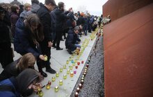 Фото 15: День Гідності та Свободи: на Меморіалі пам’яті Героїв Небесної Сотні запалили лампадки