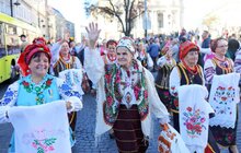 Фото 2: У центрі Львова відбулася урочиста хода людей поважного віку