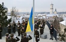Фото 13: У Львові сотнями паперових ангелів вшанували пам’ять Героїв Небесної Сотні (фото/відео)
