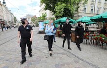Фото 4: Моніторингові групи перевіряють суб'єкти господарювання та міський транспорт на дотримання карантинних заходів