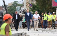 Фото 6: Триває капітальний ремонт вул. Личаківської: на перехресті вул. Личаківська - вул. Мечникова встановлюють трамвайні плити