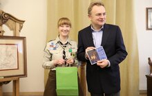 Фото 12: Пластуни передали мерії Вифлеємський вогонь миру