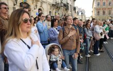 Фото 7: На День міста у центрі Львова замайоріли прапори військових та оборонних сил України