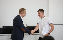 Фото 6: Премії від міста по 5 і 10 тис. грн отримали випускники за найвищі бали на ЗНО 2021