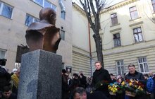 Фото 8: У Львові встановили погруддя Герою Небесної Сотні Ігорю Костенку