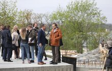 Фото 13: Посадовці міськради та представники підрядної організації оглянули роботи з будівництва Меморіалу Небесної Сотні