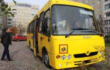 Фото 9: Місто придбало спеціалізований автобус для перевезення дітей з особливими потребами центру «Джерело»