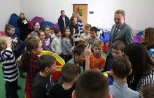 Фото 13: Місто придбало спеціалізований автобус для перевезення дітей з особливими потребами центру «Джерело»