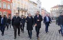 Фото 12: Дональд Туск розпочав візит до Львова з відвідин Ратуші