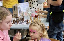 Фото 6: На шкільних ярмарках у Львові зібрали рекордні майже 8 млн грн для ЗСУ (відео)