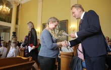 Фото 9: Мер Львова вручив ордери на квартири 45 сім’ям