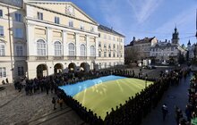 Фото 13: У центрі Львова військові урочисто заспівали Гімн України (відео)