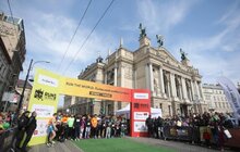 Фото 3: Мер Львова в межах «Run the World. Львівський напівмарафон» пробіг 3 км