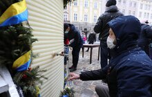 Фото 24: У Львові на пл. Ринок освятили воду, тож львів'яни упродовж дня можуть прийти і набрати її