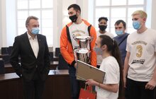 Фото 10: За титул Чемпіона України волейбольна команда «Барком-Кажани» отримала від міста 100 тисяч гривень