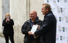 Фото 3: 100 талановитих дитячих тренерів Львова отримали по 25 тисяч гривень