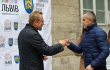 Фото 10: 100 талановитих дитячих тренерів Львова отримали по 25 тисяч гривень