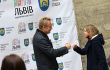 Фото 14: 100 талановитих дитячих тренерів Львова отримали по 25 тисяч гривень