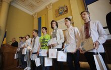 Фото 2: У Львові переможець інтернет-олімпіади з ІТ отримав премію 10 тис грн, а школа, де він вчиться, — новий комп’ютерний клас
