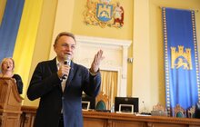 Фото 6: У Львові переможець інтернет-олімпіади з ІТ отримав премію 10 тис грн, а школа, де він вчиться, — новий комп’ютерний клас