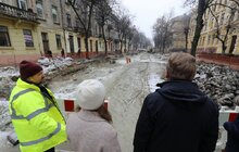 Фото 12: Триває реконструкція вул. С. Бандери: підрядник проводить роботи з облаштування колектора і водопровода