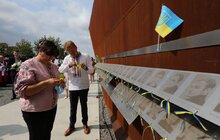 Фото 19: Львів започаткував нову традицію — над Меморіалом пам’яті Героїв Небесної Сотні підняли Державний Прапор України