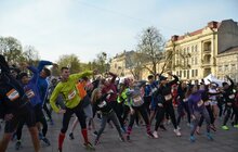 Фото 7: Мер Львова привітав учасників «Run the World. Львівський напівмарафон»